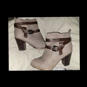 Perfect booties. Size 10